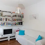 Flat With A Garden In Belem